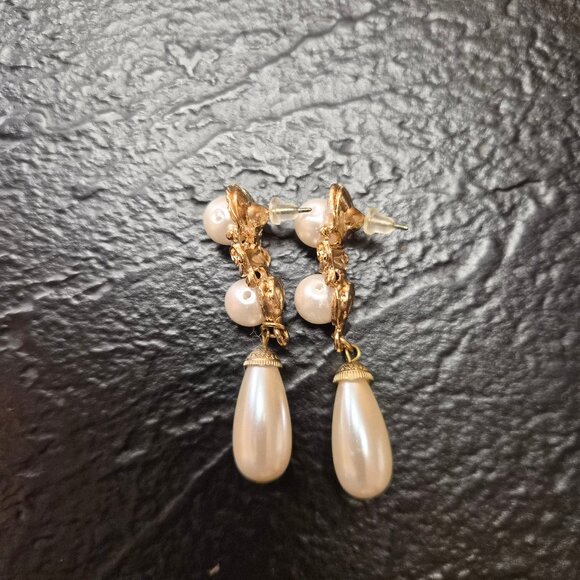 VTG Korean Faux Pearl Drop Earrings Gold Tone Pierced Bridal Dangles Regencycore - Picture 5 of 5